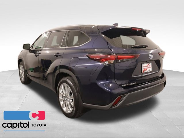 Used 2024 Toyota Highlander Limited AWD/4WD image 4