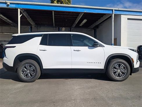 New 2026 Chevrolet Traverse LT image 7