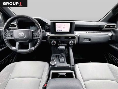 Certified 2025 Toyota Tacoma SR5 AWD/4WD image 16