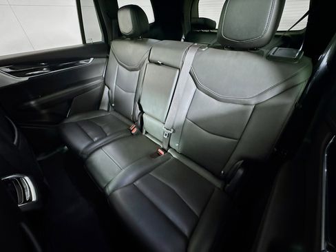 Used 2024 Cadillac XT6 Premium Luxury image 24