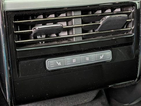 Certified 2025 Land Rover Range Rover Sport SE image 18