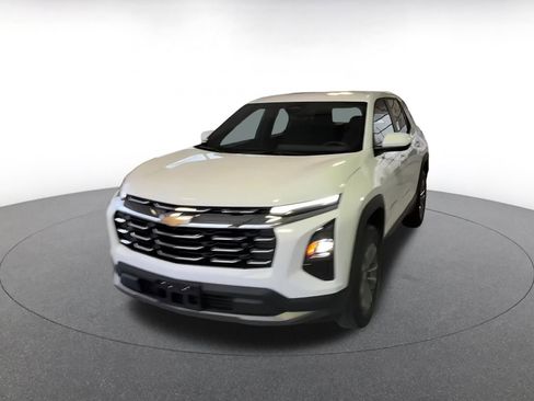 Used 2025 Chevrolet Equinox LT image 6