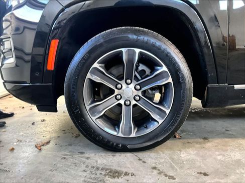 Used 2022 Jeep Grand Wagoneer Series I image 7