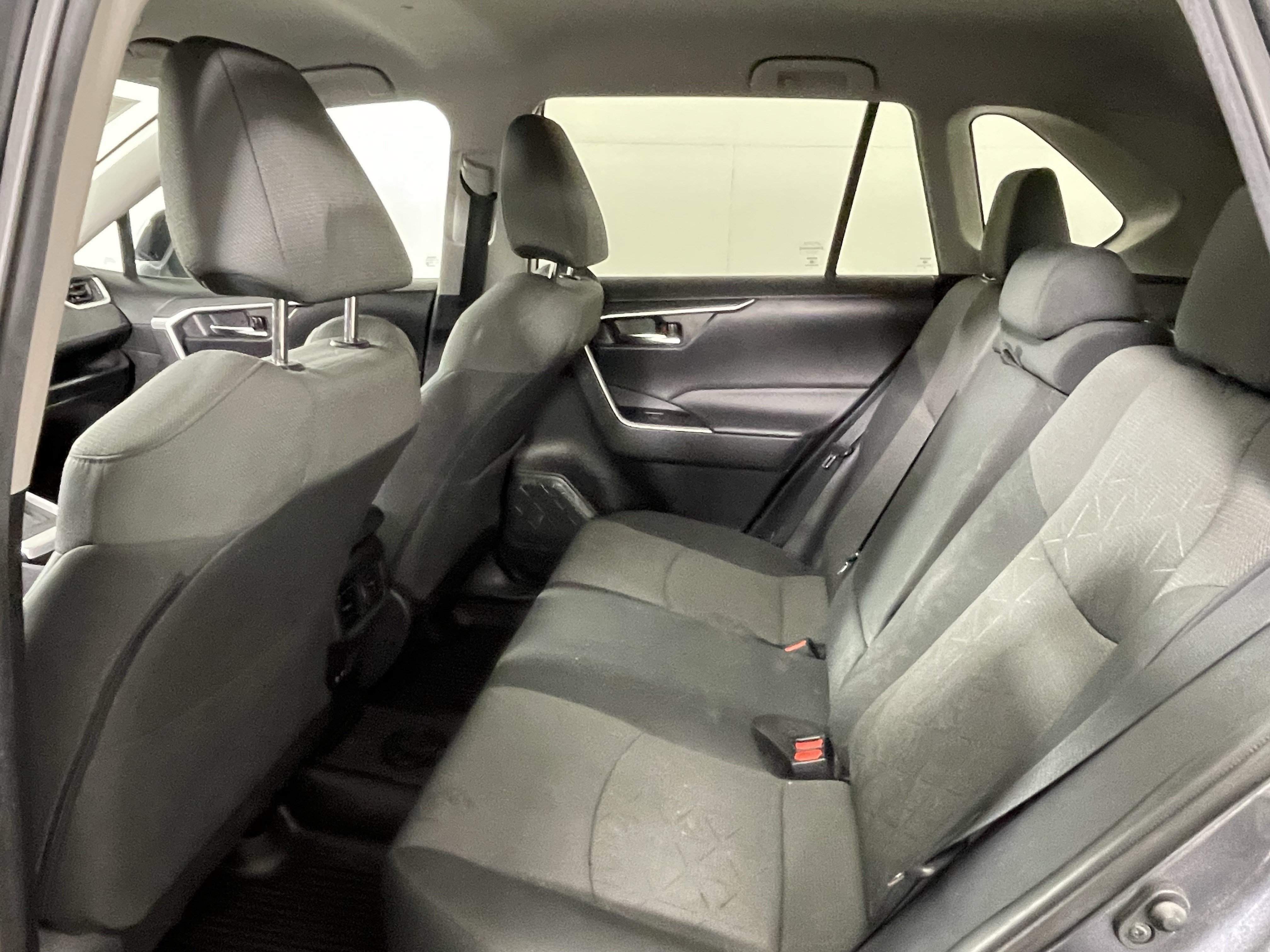 Used 2021 Toyota RAV4 XLE AWD/4WD image 13