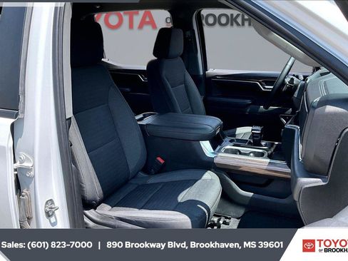 Used 2023 Chevrolet Silverado 1500 LT AWD/4WD image 6