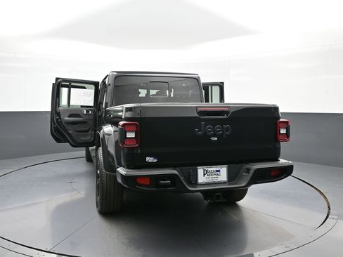 Used 2022 Jeep Gladiator Overland image 48