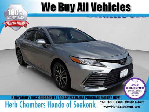 Used 2021 Toyota Camry XLE AWD/4WD image 1