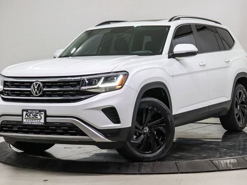 Used 2022 Volkswagen Atlas SE w/ Panoramic Sunroof Package FWD image 1