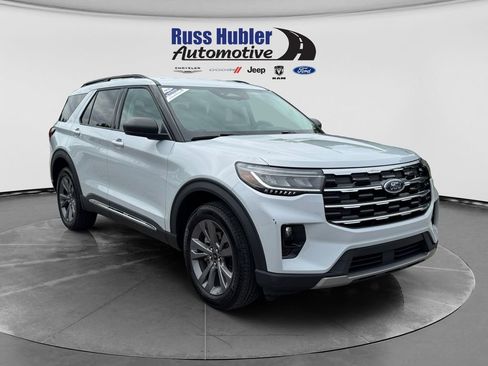 Used 2025 Ford Explorer Active w/ Active Comfort Package AWD/4WD image 9