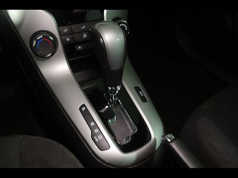 Used 2014 Chevrolet Cruze LT FWD image 18