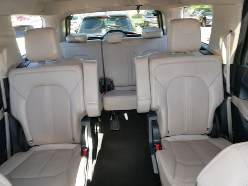 Certified 2024 Ford Expedition Limited image 13
