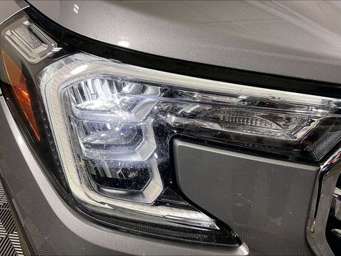 Used 2023 GMC Terrain SLT AWD/4WD image 35