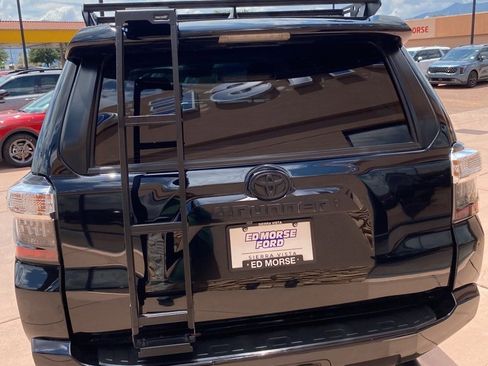Used 2022 Toyota 4Runner SR5 Premium image 8