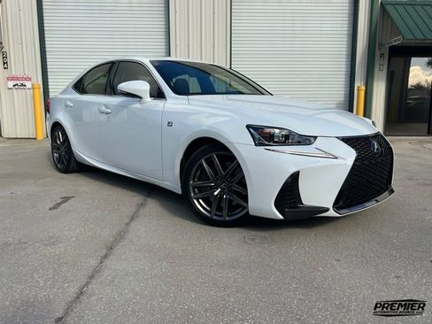 Used 2018 Lexus IS 300 image 59