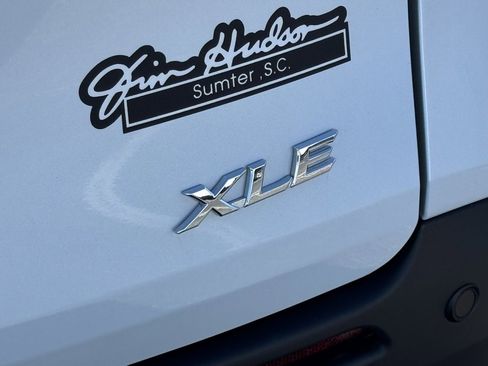 Used 2025 Toyota Sienna XLE w/ XLE Plus Package image 11