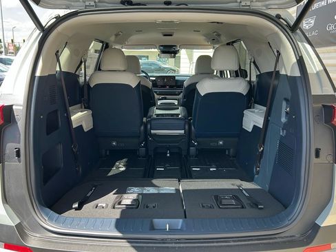 New 2026 Kia Carnival EX image 15