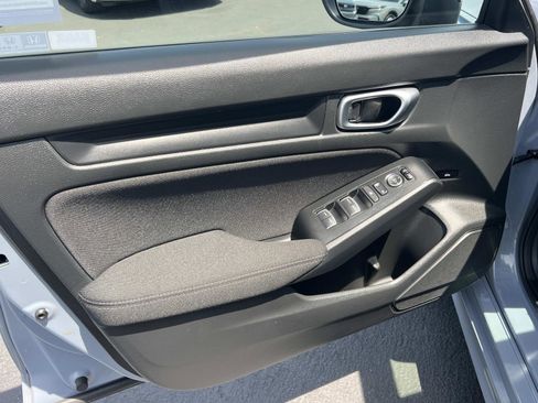 Used 2023 Honda Civic Sport image 6