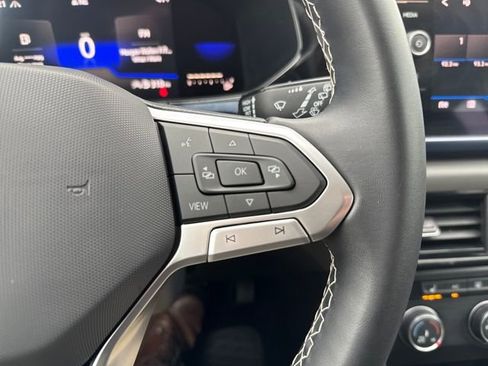 Certified 2022 Volkswagen Taos SE image 19