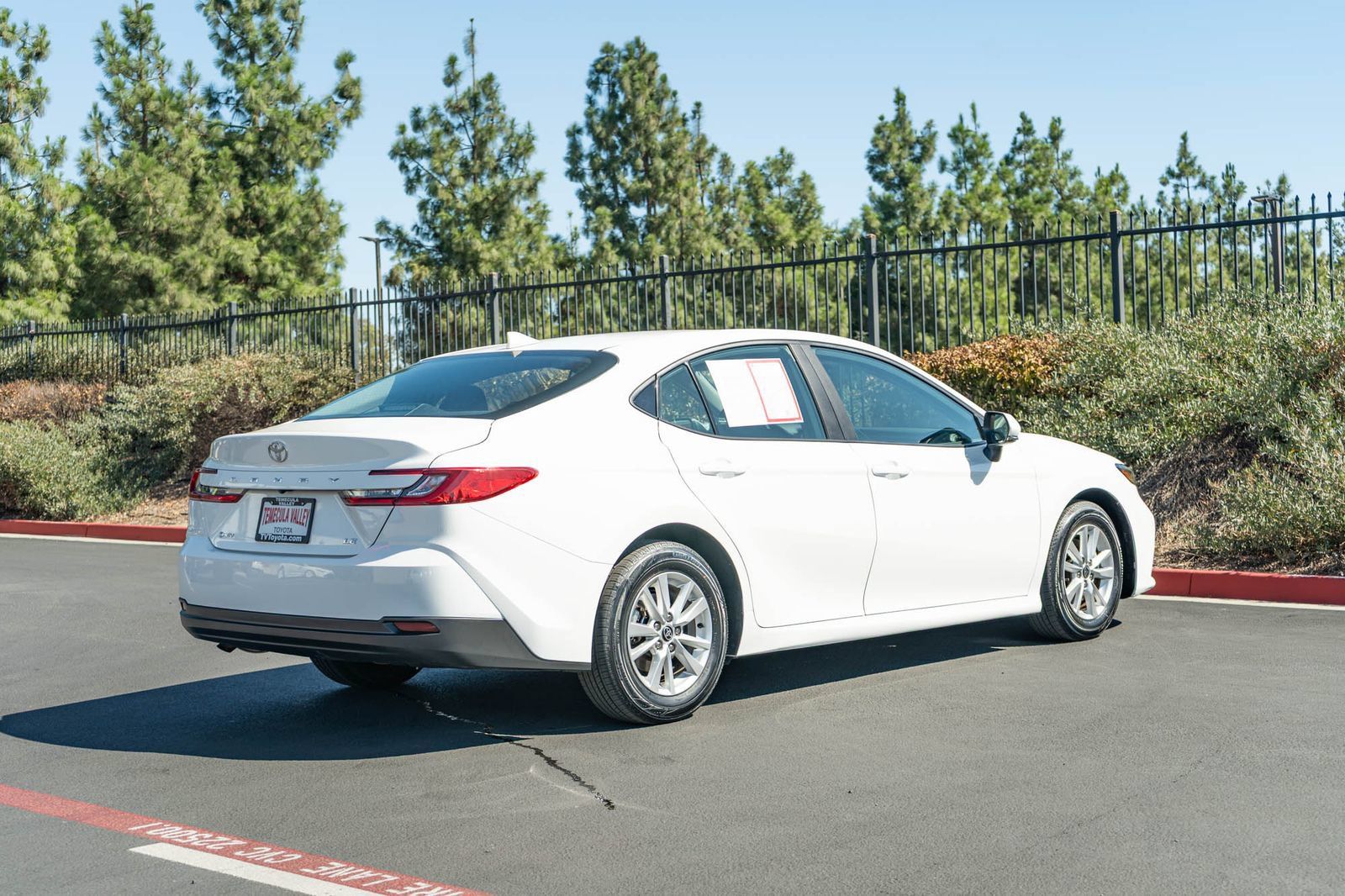Used 2025 Toyota Camry Hybrid FWD image 9