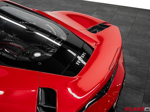 Used 2019 Ferrari 488 Pista Coupe RWD image 22