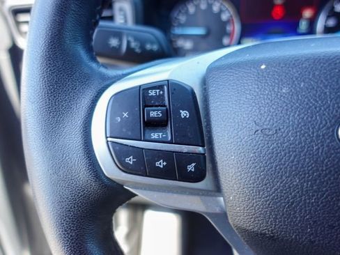 Used 2022 Ford Explorer XLT RWD image 13