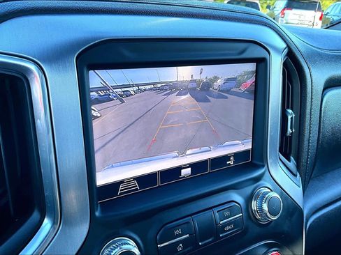 Used 2020 GMC Sierra 1500 SLE w/ SLE Value Package image 24