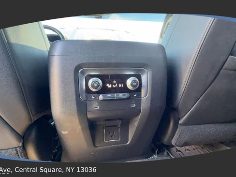 Used 2021 GMC Yukon XL SLT w/ SLT Luxury Plus Package image 32