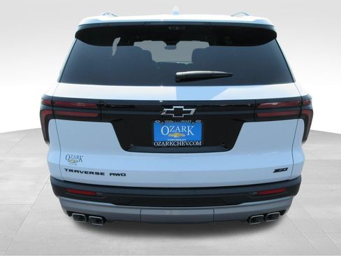New 2026 Chevrolet Traverse Z71 w/ Driver Confidence Package AWD/4WD image 5