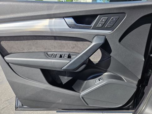 Used 2020 Audi SQ5 Premium w/ Convenience Package image 19