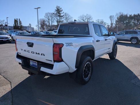 Used 2024 Toyota Tacoma TRD Off-Road image 6