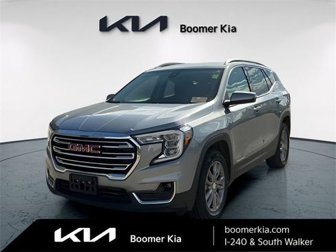 Used 2024 GMC Terrain SLT image 1