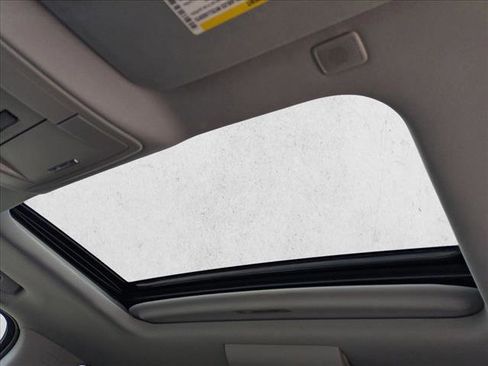 Used 2017 GMC Yukon XL SLT w/ Open Road Package image 17