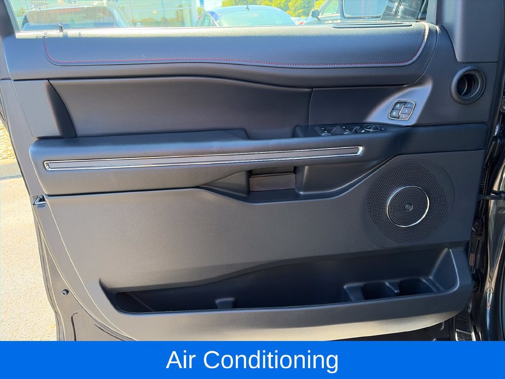 Used 2024 Ford Expedition Limited AWD/4WD image 19