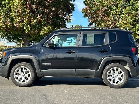 Used 2016 Jeep Renegade Latitude image 7