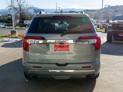 Used 2023 GMC Acadia Denali w/ Denali Ultimate Package image 6