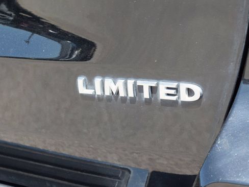 Used 2022 Jeep Grand Cherokee Limited AWD/4WD image 19