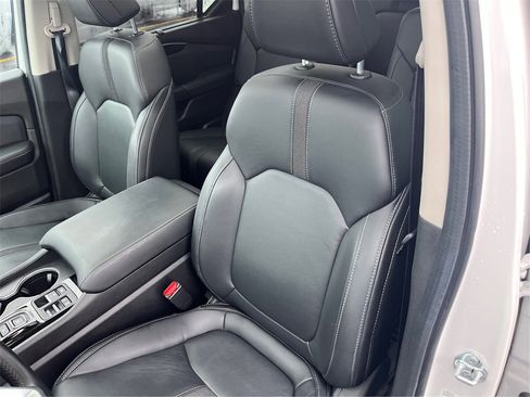 Used 2025 Honda Pilot Touring image 41
