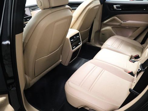 Used 2019 Porsche Cayenne S AWD/4WD image 15