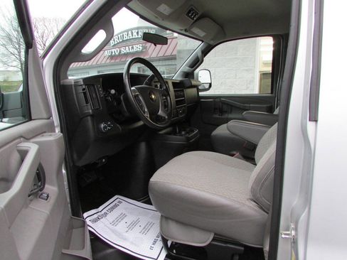 Used 2016 Chevrolet Express 3500 LT w/ LT Preferred Equipment Group image 8