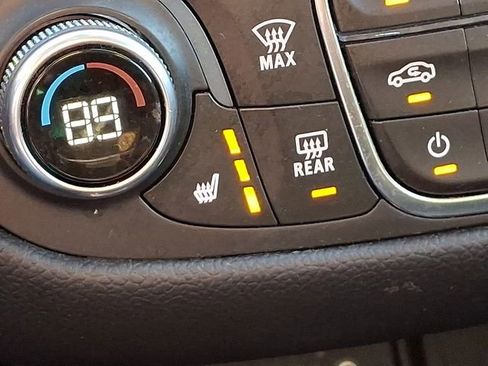 Used 2024 Chevrolet Equinox LT image 27