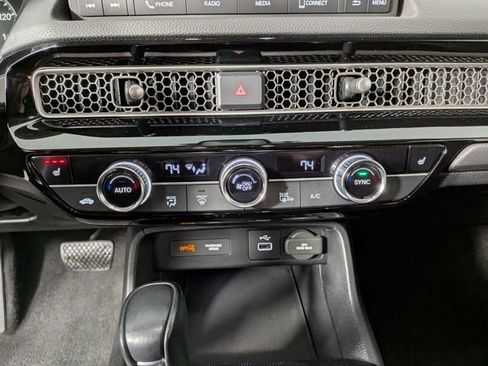 Certified 2024 Honda Civic EX image 22