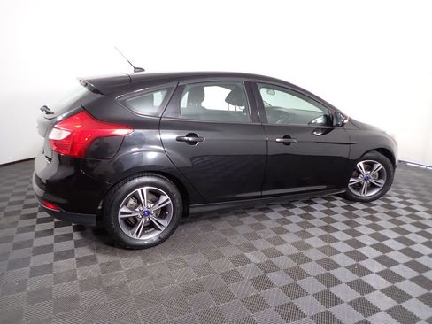 Used 2014 Ford Focus SE w/ SE Sport Package FWD image 17