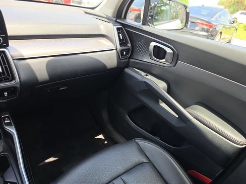 Used 2023 Kia Sorento S w/ Panoramic Sunroof Package FWD image 9