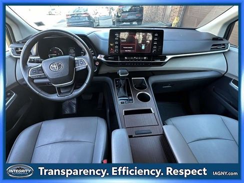 Used 2024 Toyota Sienna XLE image 20