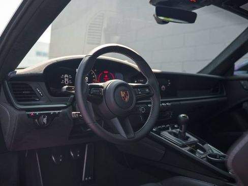 Certified 2025 Porsche 911 GT3 RWD image 4