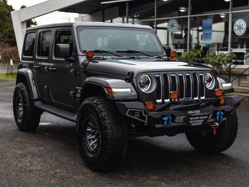 Used 2023 Jeep Wrangler Unlimited Sahara image 6