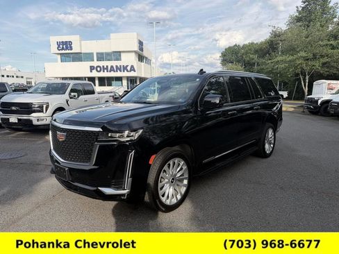 Used 2023 Cadillac Escalade ESV Luxury AWD/4WD image 3