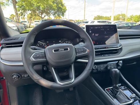 Used 2025 Jeep Compass Limited AWD/4WD image 27