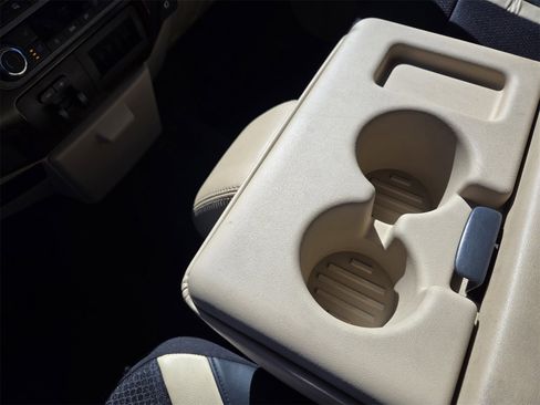 Used 2011 Ford F250 Lariat w/ Lariat Interior Pkg image 19