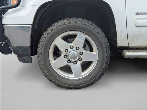 Used 2014 GMC Sierra 2500 SLT w/ SLT Convenience Package image 9